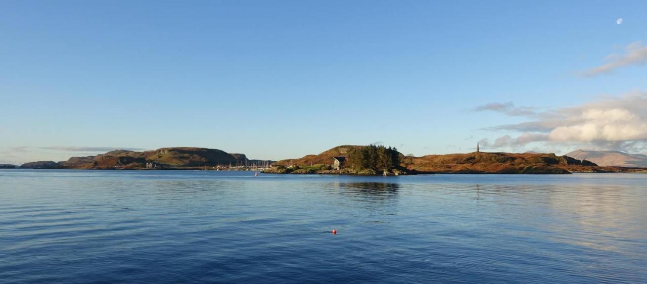 Oban Youth Hostel エクステリア 写真 View of the island