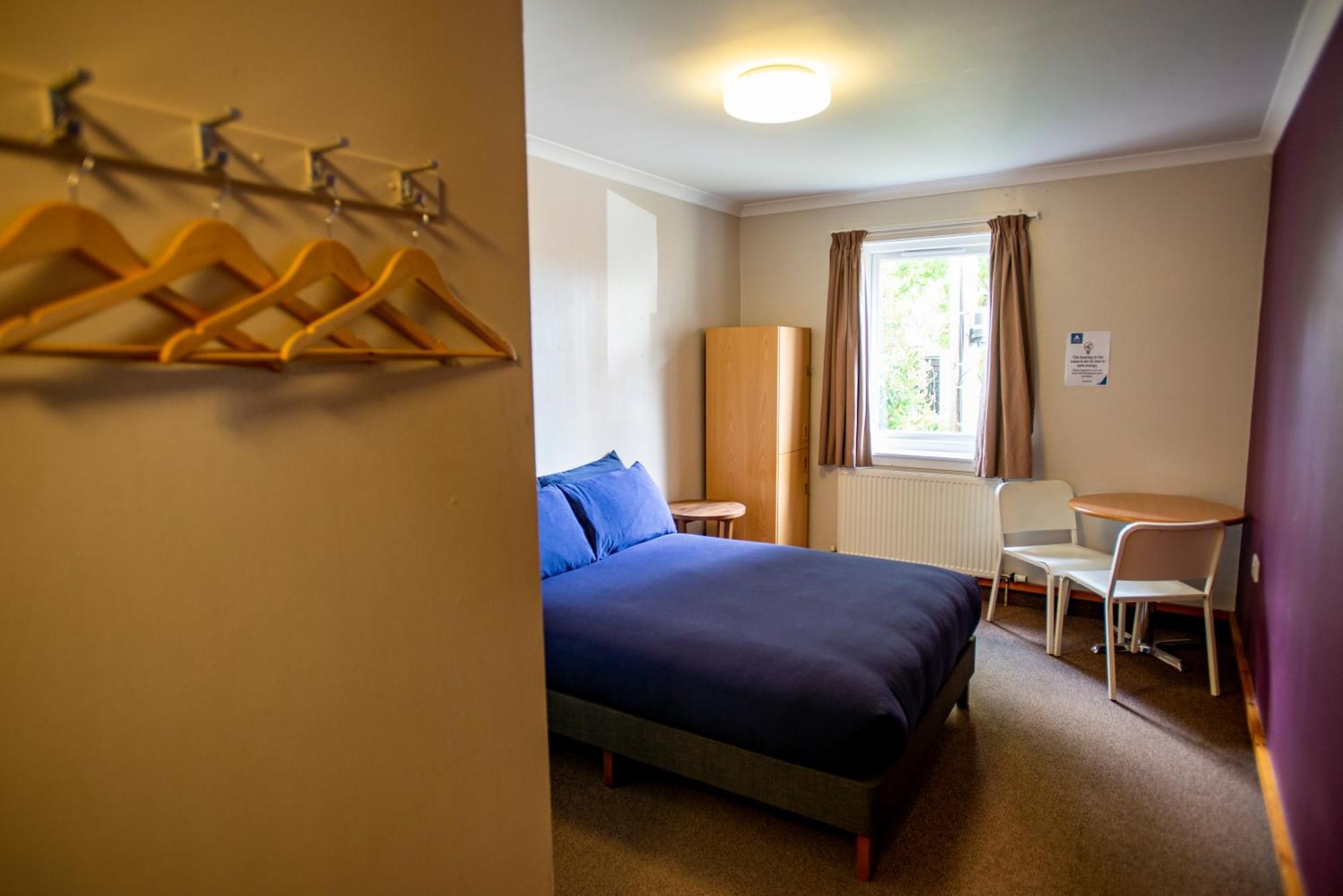 Oban Youth Hostel エクステリア 写真 A typical bedroom in the halls of residence