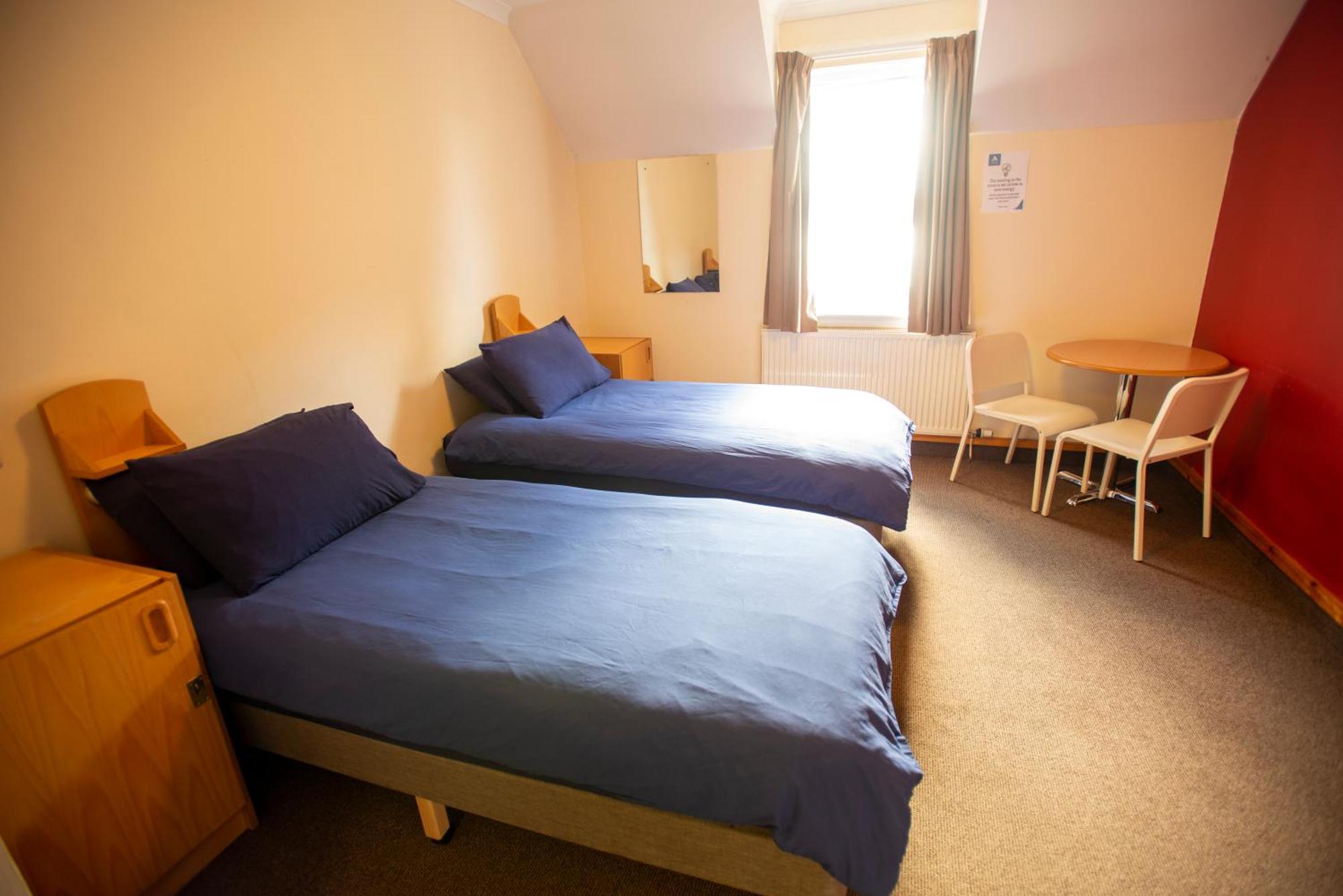 Oban Youth Hostel エクステリア 写真 A typical bedroom