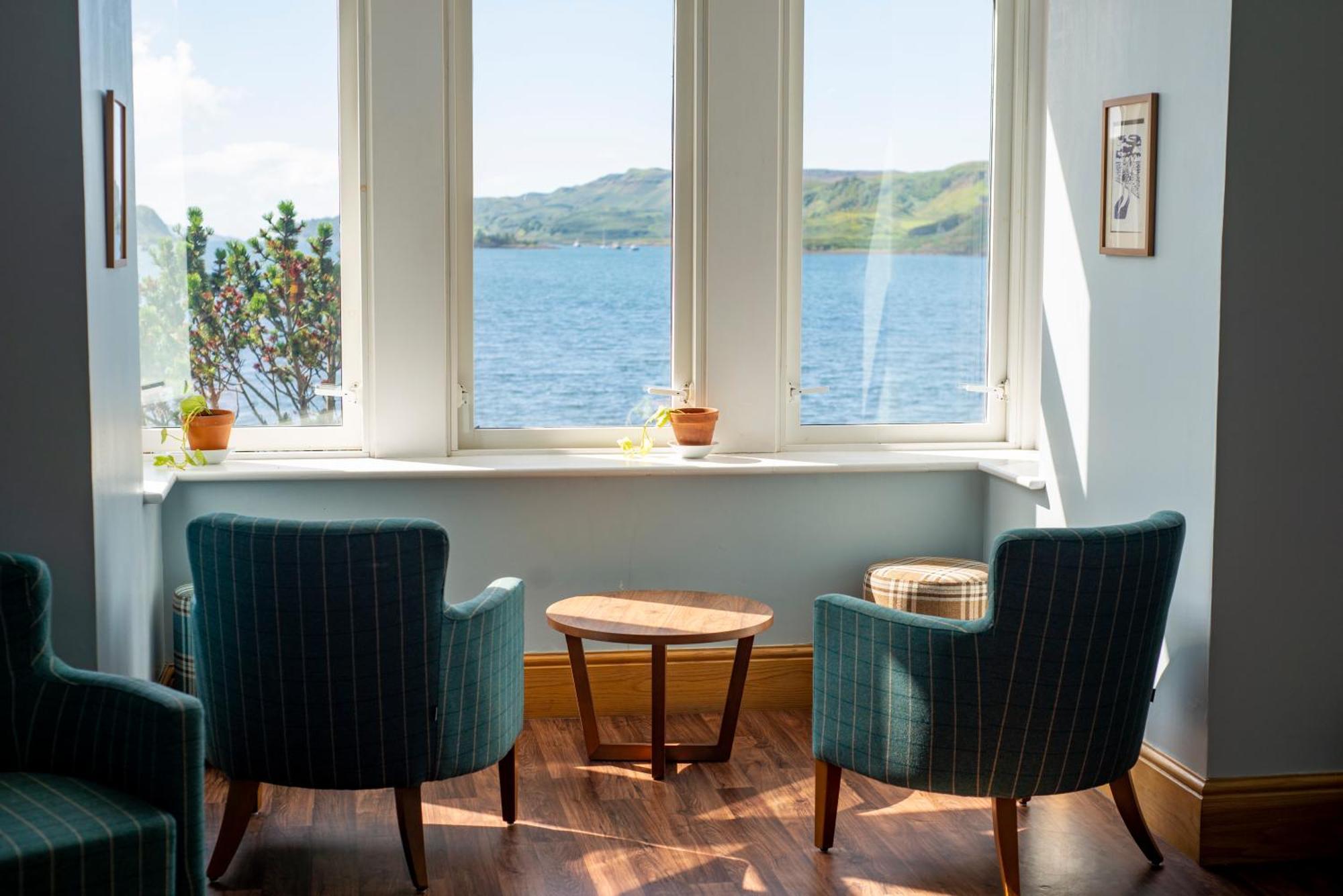 Oban Youth Hostel エクステリア 写真 View of the lake from the hotel