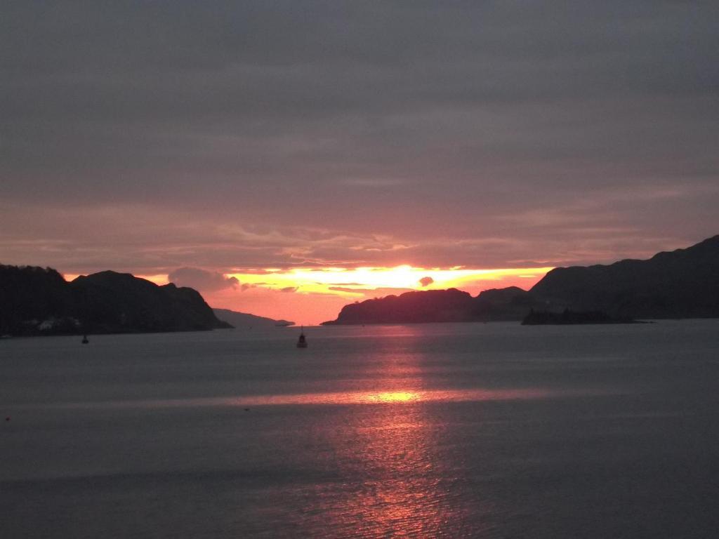 Oban Youth Hostel エクステリア 写真 Sunset at the Gulf of Akaroa